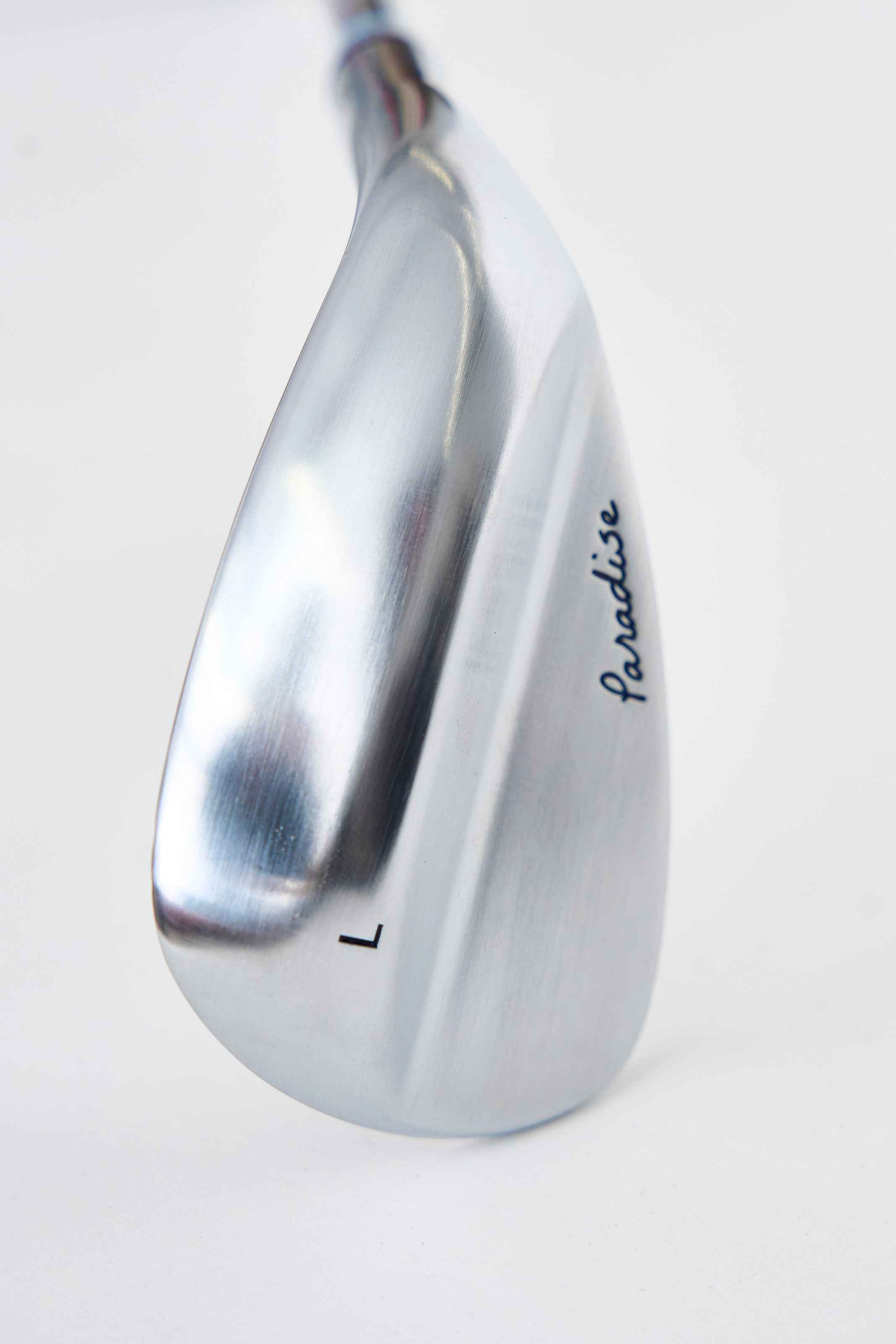 Paradise Bermuda wedge at address